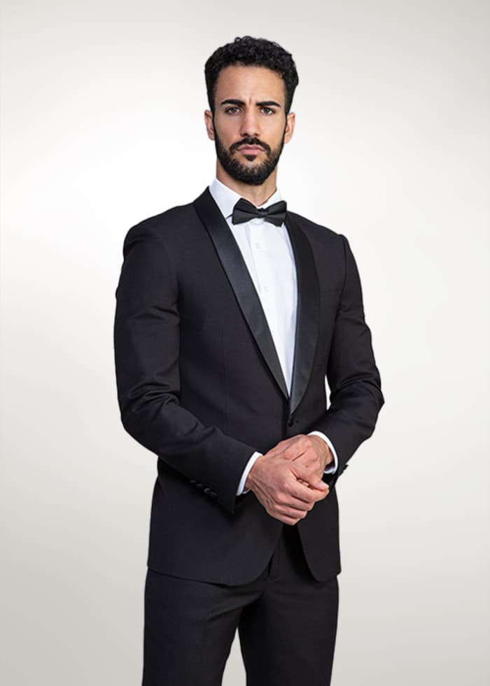 Smoking elegante para novio en Lord Ton Palma de Mallorca - Ceremonia de gala